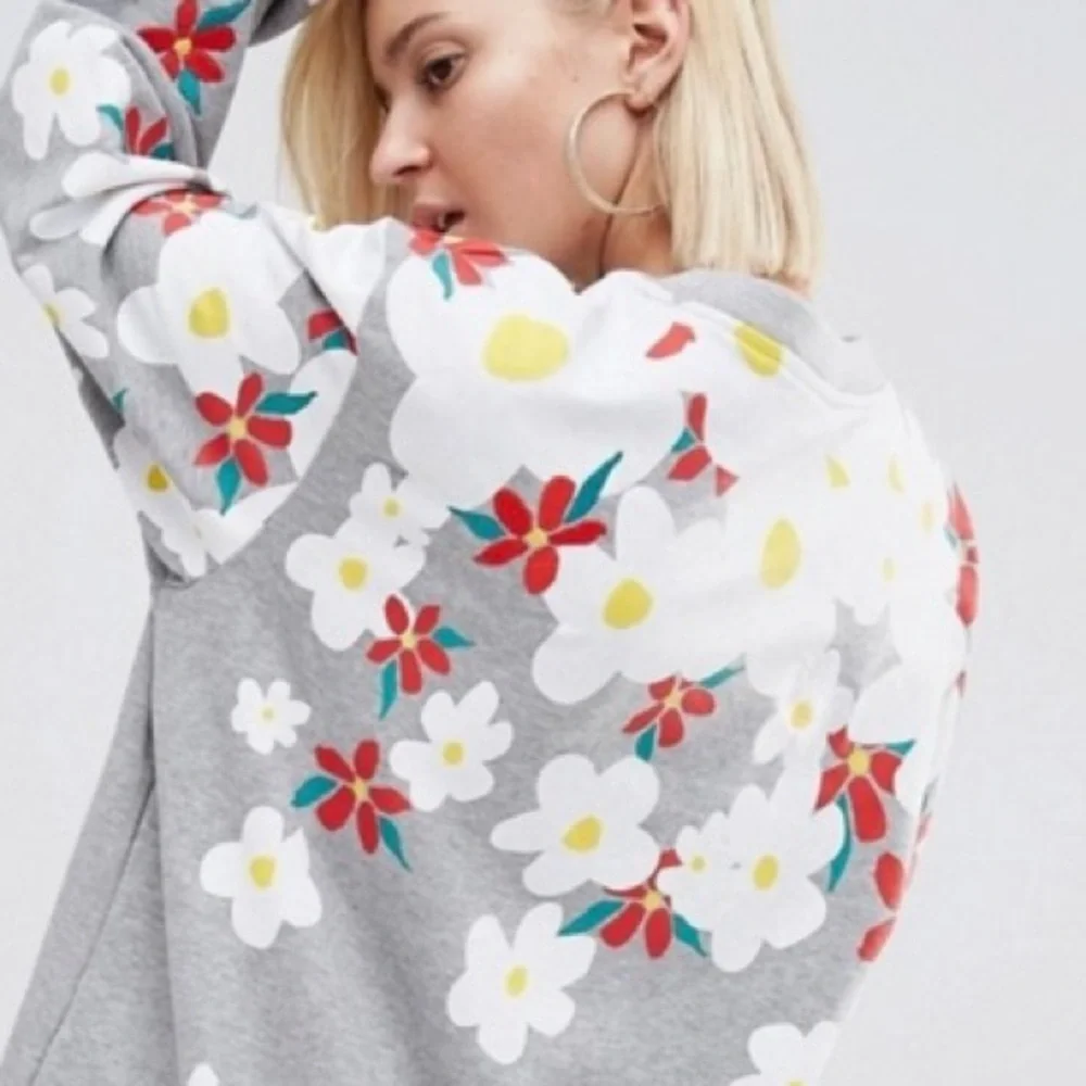 Adidas Originals x Pharrell Williams Kauwela Daisy Crewneck Sweatshirt - Picture 7 of 16
